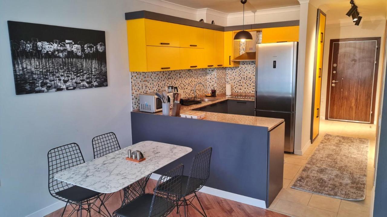 Letstay Sweet Home Yellow Antalya Bagian luar foto